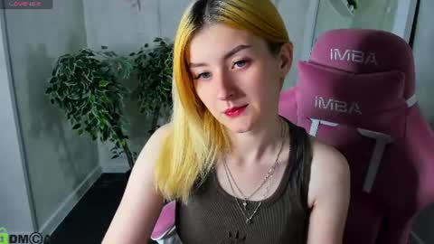 Snapshot of hannakoch chatting on 07.18.26 Hanna online show from 07.18.26