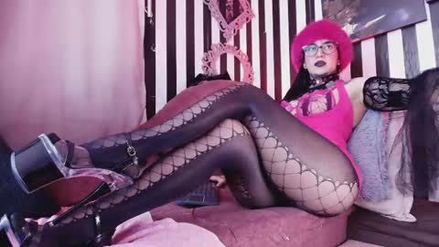 Snapshot of hannalicious4u chatting on 05.07.26 FOLLOW ME INTA MOONXMAFE online show from 05.07.26