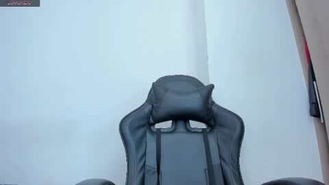 Snapshot of hannalopez02 chatting on 04.25.26 Hanna Independent Model online show from 04.25.26