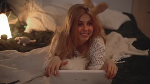 Snapshot of hannasthesia chatting on 12.10.24 Hanna online show from 12.10.24