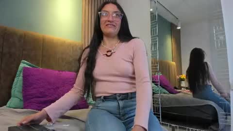 Snapshot of hannawen_ chatting on 06.18.26 hannawen_ online show from 06.18.26