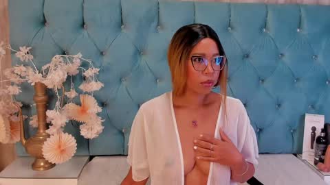 Snapshot of hannnafoxx chatting on 12.06.24 online show from 12.06.24