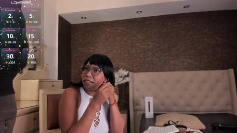 Snapshot of hannnafoxx chatting on 02.10.25 online show from 02.10.25