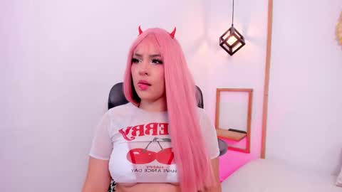 Snapshot of hannybelle__ chatting on 11.24.25 Hanny online show from 11.24.25