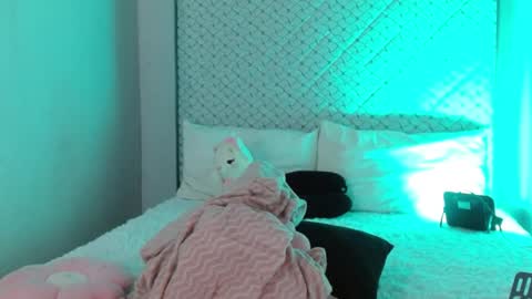 Snapshot of hantonella chatting on 04.29.26 Anto online show from 04.29.26