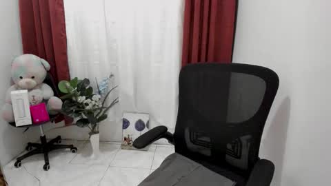Snapshot of haplacious chatting on 10.22.25 haplacious online show from 10.22.25