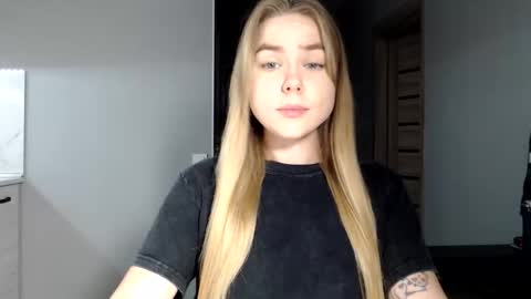 Snapshot of happy_fox_ chatting on 11.16.25 happy_fox_ online show from 11.16.25