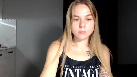 happy_fox_ online show from 11.28.25