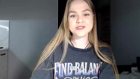 happy_fox_ online show from 03.04.26