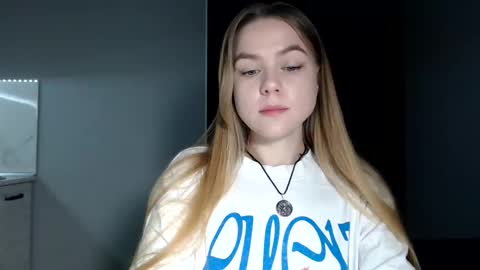 happy_fox_ online show from 04.19.26