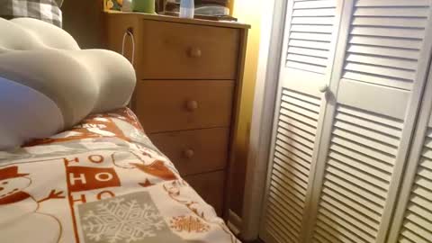 Snapshot of happyhogan1 chatting on 12.19.24 Jhonassmann12 online show from 12.19.24