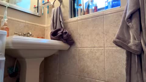 Snapshot of happyhogan1 chatting on 01.12.25 Jhonassmann12 online show from 01.12.25