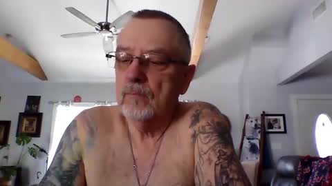 Snapshot of happynudist7373 chatting on 04.15.26 happynudist7373 online show from 04.15.26