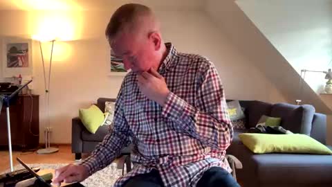 Snapshot of happysierra chatting on 02.09.26 Harry online show from 02.09.26