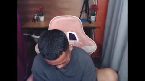 Snapshot of hard_dickzhack chatting on 11.13.25 hard dickzhack online show from 11.13.25