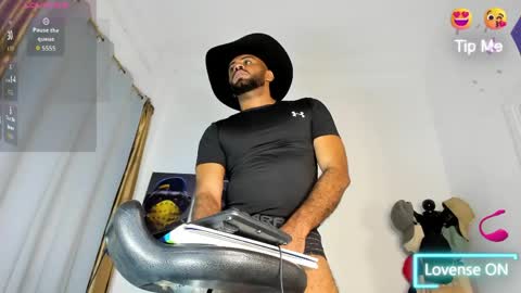 Snapshot of hardboy_latin chatting on 04.22.26 hardboy_latin online show from 04.22.26