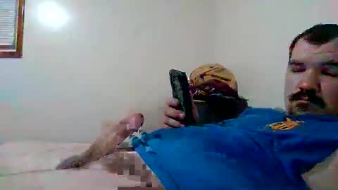 Snapshot of hardcockoncam22 chatting on 03.10.26 cervixpainter25 online show from 03.10.26