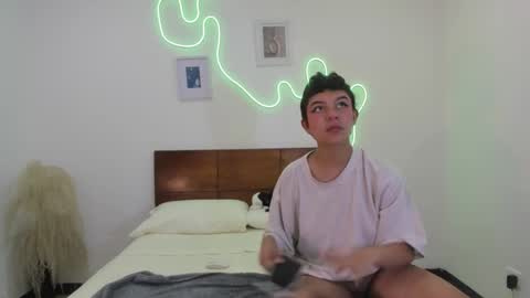 Snapshot of hardcoreheat_ind chatting on 02.11.26 kade and demi independent models online show from 02.11.26