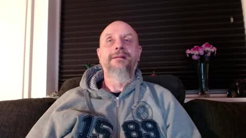 Snapshot of hardmrlazy chatting on 01.16.26 MrLazy online show from 01.16.26