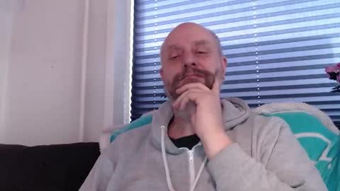 Snapshot of hardmrlazy chatting on 02.14.26 MrLazy online show from 02.14.26