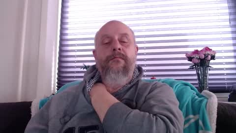 Snapshot of hardmrlazy chatting on 02.16.26 MrLazy online show from 02.16.26