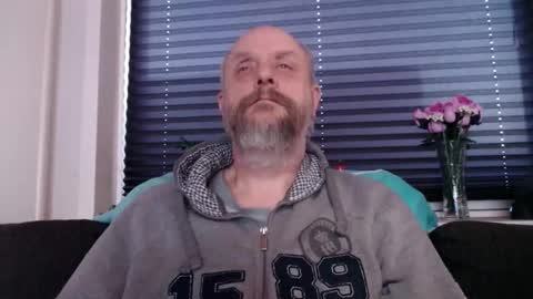 Snapshot of hardmrlazy chatting on 02.18.26 MrLazy online show from 02.18.26