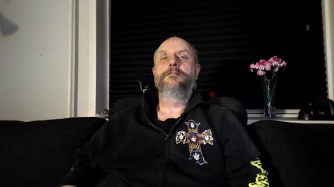 Snapshot of hardmrlazy chatting on 02.24.26 MrLazy online show from 02.24.26