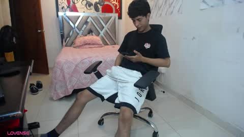 Snapshot of hardsexlove08 chatting on 04.28.26 Andres Dean online show from 04.28.26