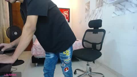 Snapshot of hardsexlove08 chatting on 04.30.26 Andres Dean online show from 04.30.26