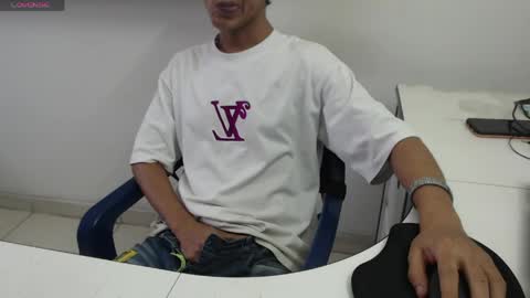 Snapshot of hardsexlove08 chatting on 05.06.26 Andres Dean online show from 05.06.26