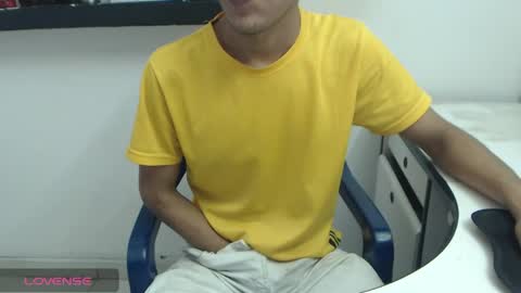 Snapshot of hardsexlove08 chatting on 05.25.26 Andres Dean online show from 05.25.26