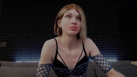 Miss Hardy online show from 03.12.26