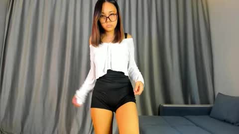 Maya online show from 10.10.25