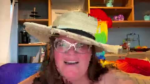Snapshot of harlequincurve chatting on 04.14.26 Fiiona online show from 04.14.26