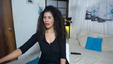 Snapshot of harley_quinns1 chatting on 01.21.25 harley_quinns1 online show from 01.21.25