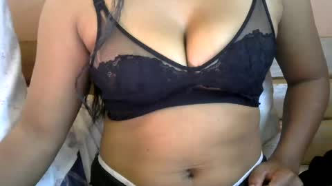 Snapshot of harmalie chatting on 07.25.26 harmalie online show from 07.25.26