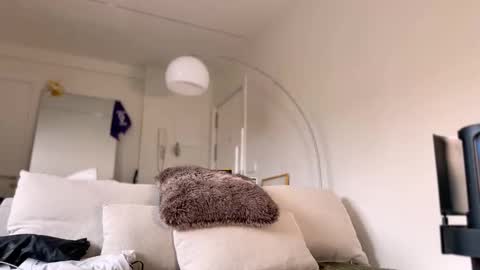 Snapshot of harry_jen chatting on 03.09.25 TAP HERE choise Harry tattoo on chest Jen curls hair online show from 03.09.25