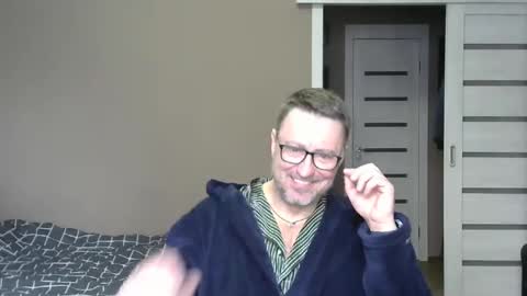 Snapshot of harrysnake chatting on 02.24.25 HarrySnake online show from 02.24.25