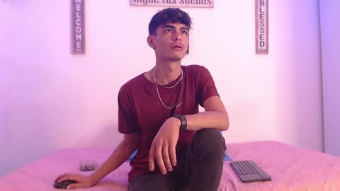 Snapshot of harrythomson1 chatting on 12.14.24 harry thomson online show from 12.14.24