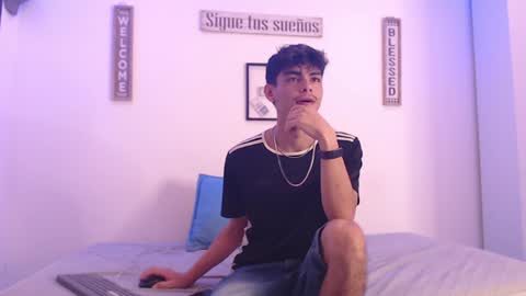 Snapshot of harrythomson1 chatting on 12.30.24 harry thomson online show from 12.30.24