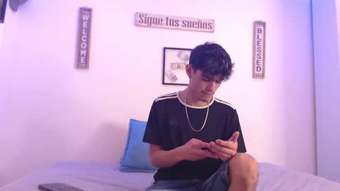 Snapshot of harrythomson1 chatting on 12.30.24 harry thomson online show from 12.30.24