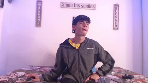 Snapshot of harrythomson1 chatting on 01.20.25 harry thomson online show from 01.20.25