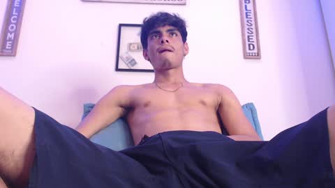 Snapshot of harrythomson1 chatting on 02.08.25 harry thomson online show from 02.08.25