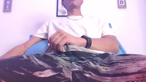 Snapshot of harrythomson1 chatting on 02.15.25 harry thomson online show from 02.15.25