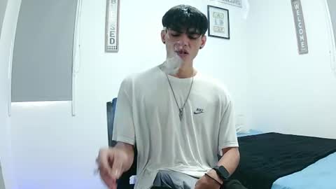 Snapshot of harrythomson1 chatting on 07.14.26 harry thomson online show from 07.14.26