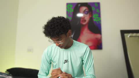 Snapshot of harrytwink18 chatting on 12.10.24 HARRY online show from 12.10.24