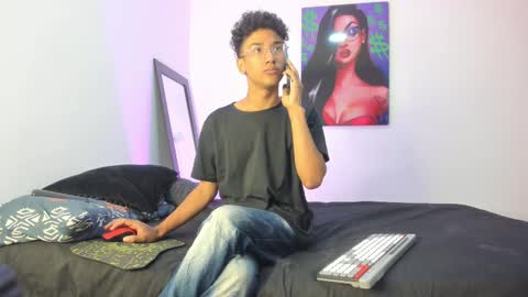 Snapshot of harrytwink18 chatting on 03.03.25 HARRY online show from 03.03.25