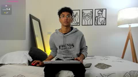 Snapshot of harrytwink18 chatting on 01.13.26 HARRY online show from 01.13.26