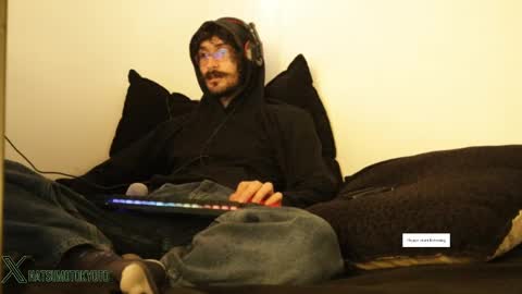 More content   2   online show from 01.30.25