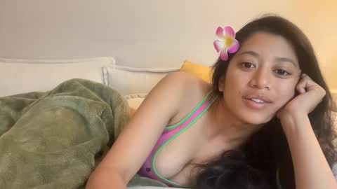 hawaiigirl_ online show from 11.25.25